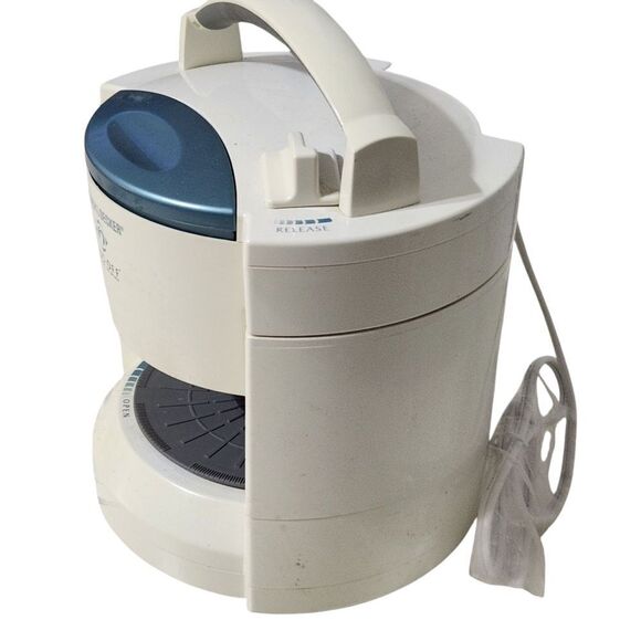 Black and Decker Lids Off Automatic Jar Opener JW200 Tested - Picture 8 of 8